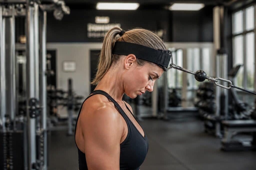 découvrez des exercices de musculation ciblés pour renforcer votre cou et améliorer la solidité de votre nuque grâce à des techniques efficaces et simples à pratiquer.